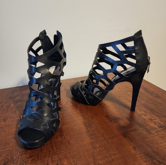 SIMPLY VERA - VERA WANG DAVINCI PEEP-TOE BOOTIES - Picture 3 of 5